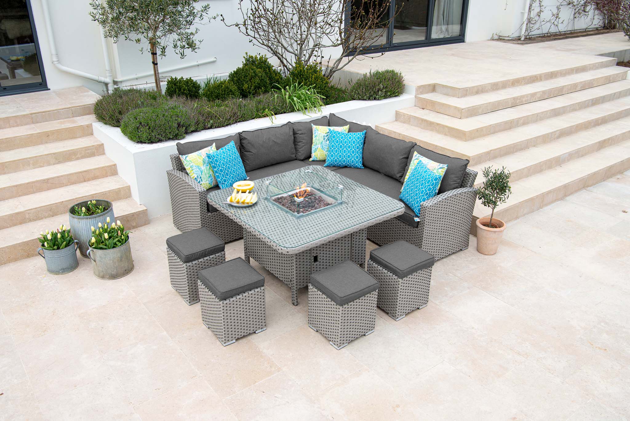 Willow Deluxe Fire Pit Set w/ 1.3m Table